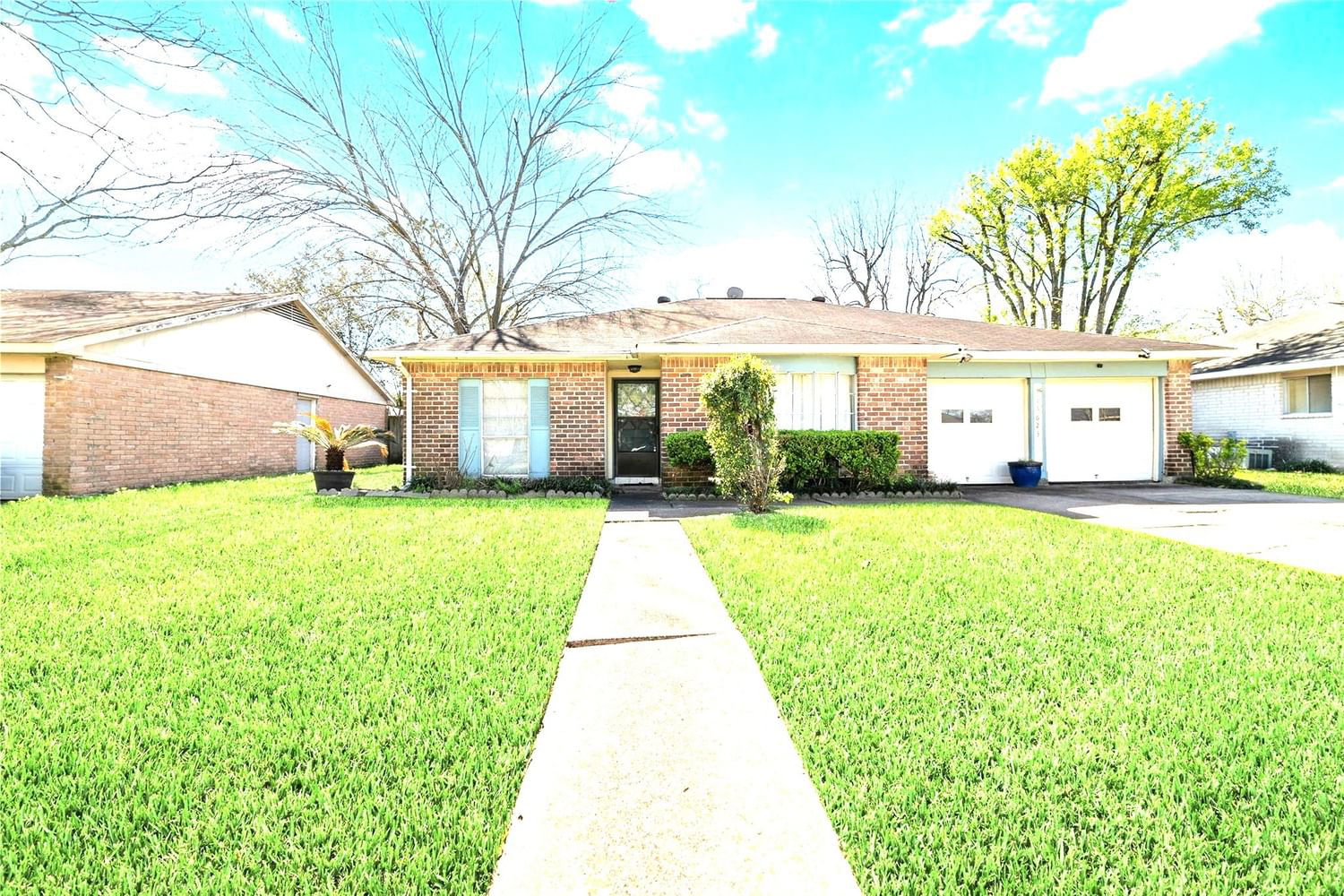 Real estate property located at 11623 Sharpview, Harris, Bellaire West Sec 02, Houston, TX, US