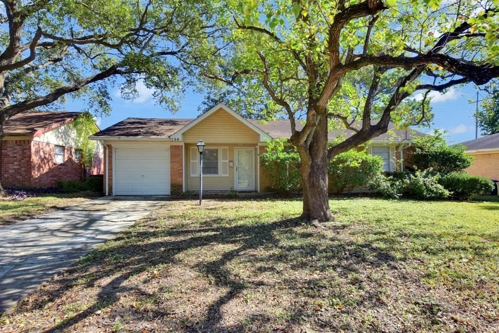 Real estate property located at 738 Brookview St, Harris, CHANNELWOOD, Houston, TX, US