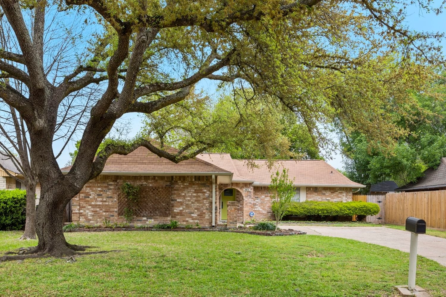 Real estate property located at 7410 Yellow Pine, Harris, Woodland Trails North Sec 07, Houston, TX, US