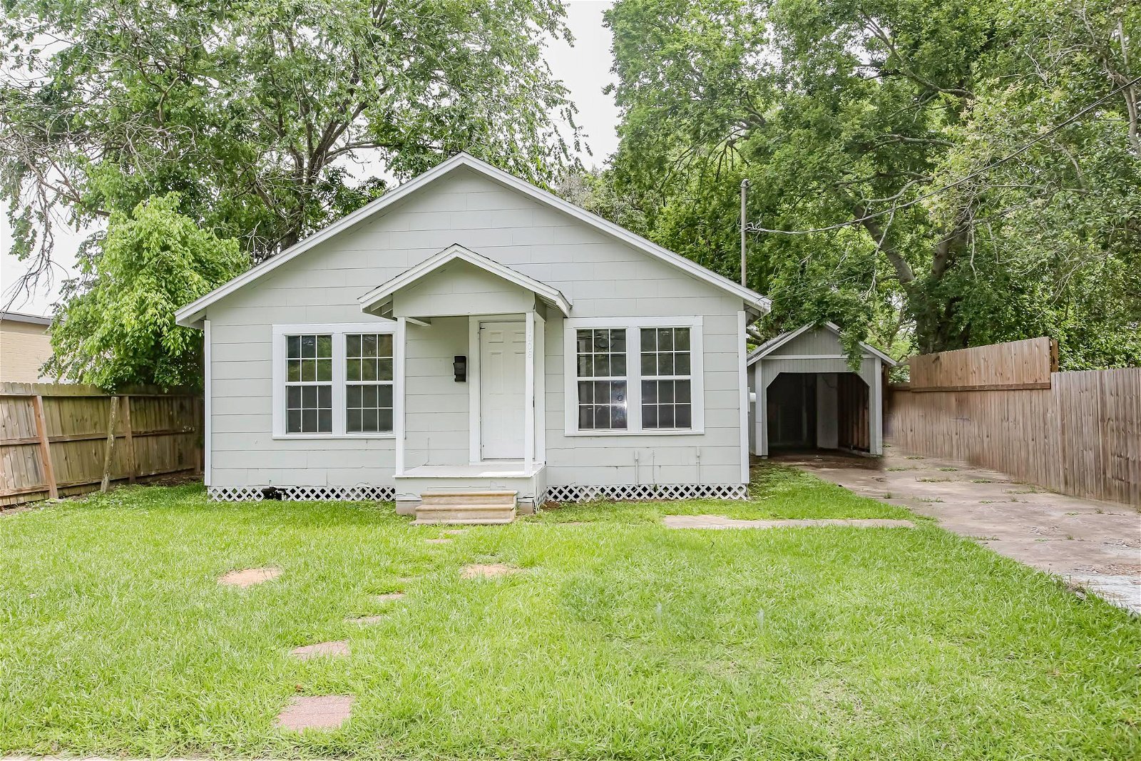 Real estate property located at 1008 Live Oak, Brazoria, Angleton, TX, US