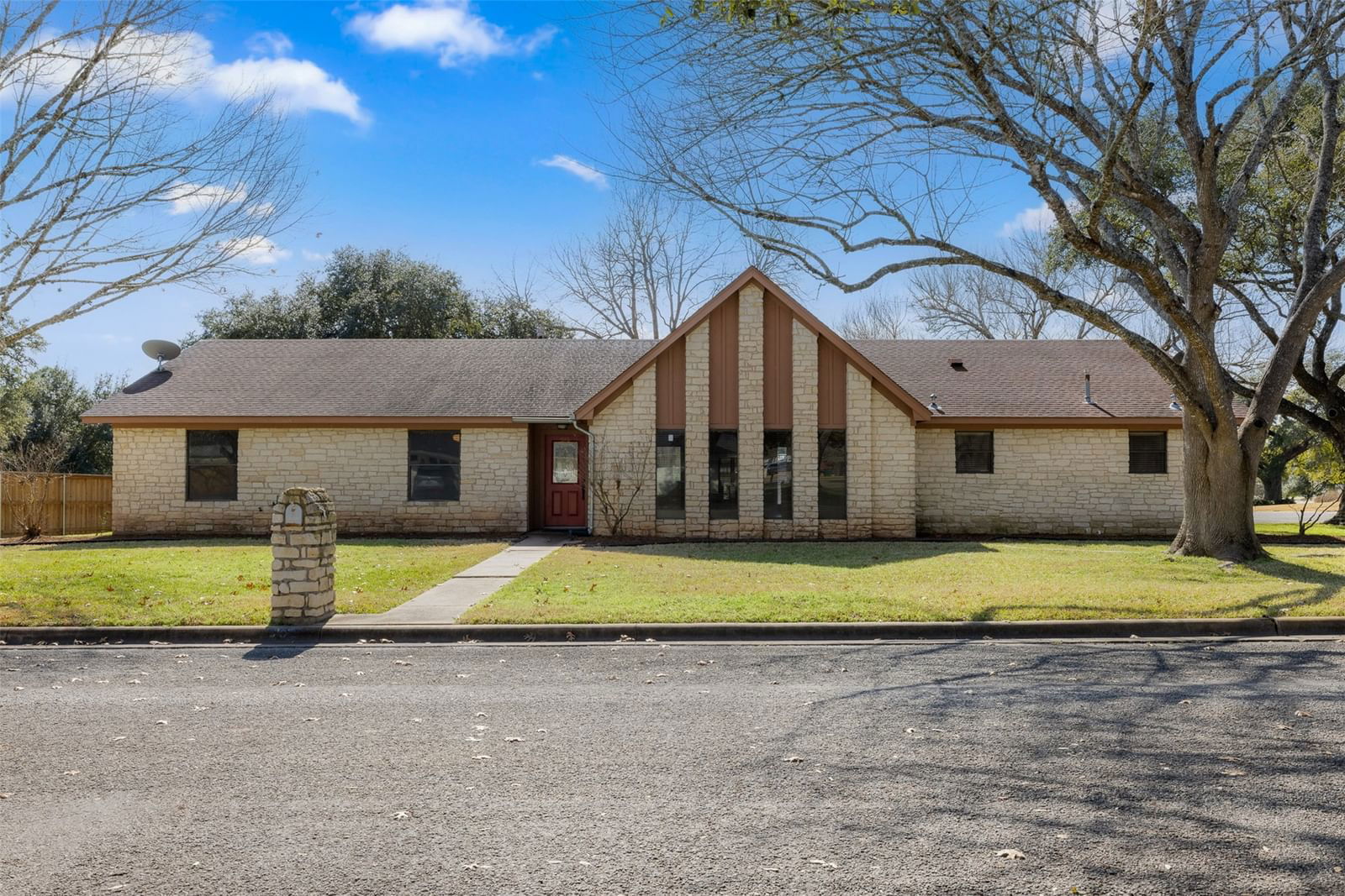 Real estate property located at 202 Lynnwood, Fayette, Lynnwood - Sec Vii, La Grange, TX, US