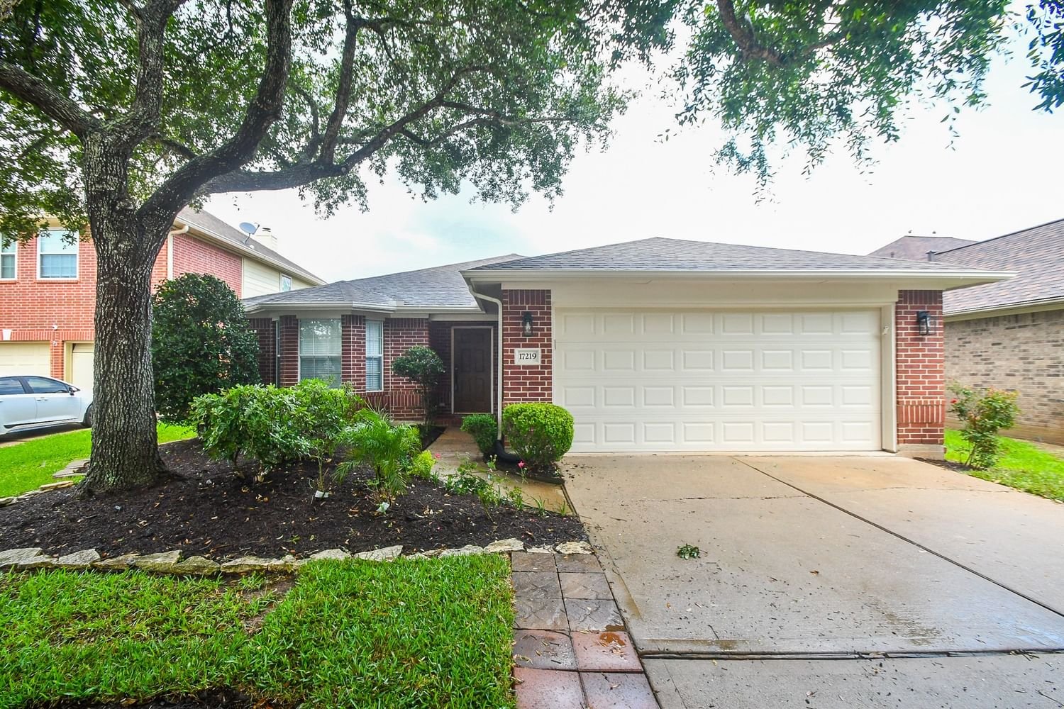 Real estate property located at 17219 Maple Hollow, Fort Bend, Stratford Park Village, Sugar Land, TX, US