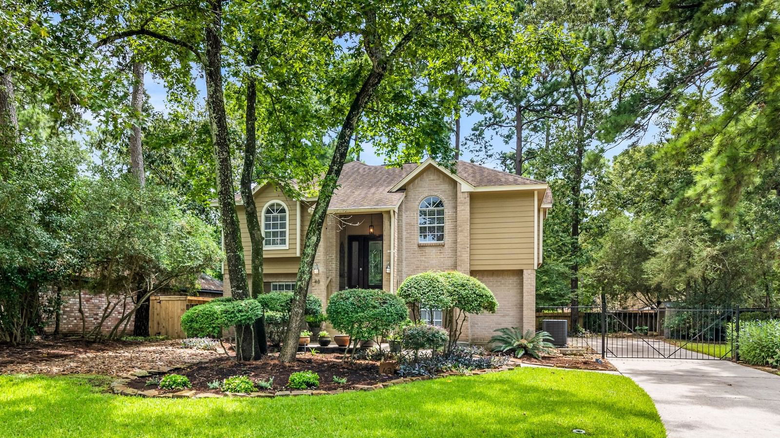Real estate property located at 43 Woodelves, Montgomery, Wdlnds Village Cochrans Cr 01, The Woodlands, TX, US