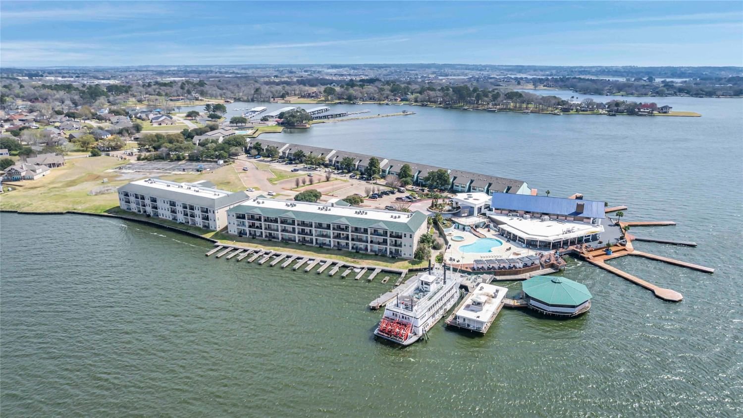 Real estate property located at 7039 Kingston Cove #302, Montgomery, Sunset Harbor Resort Luxury Co, Willis, TX, US