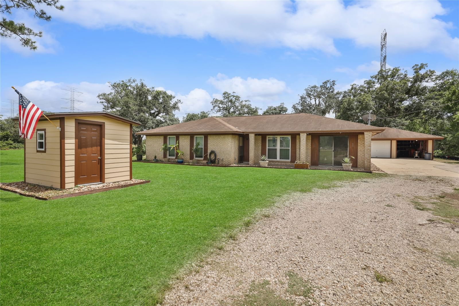 Real estate property located at 1613 County Road 797, Brazoria, Reneau & Sanders, Brazoria, TX, US