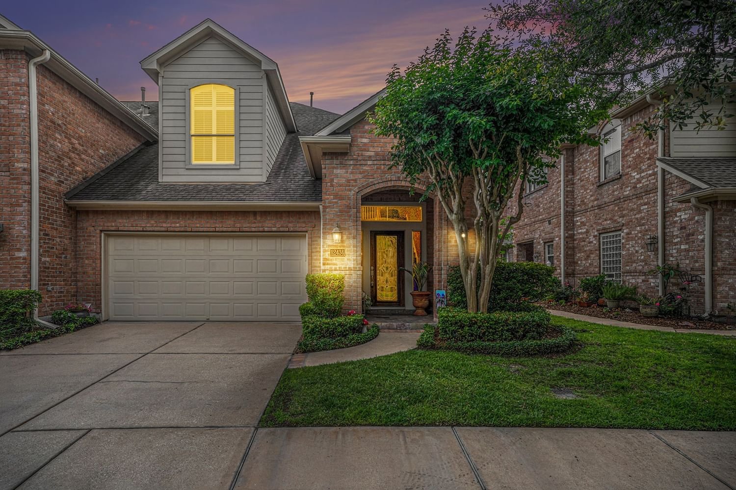 Real estate property located at 12434 Golden Thistle, Harris, Park Shadows T/H, Pasadena, TX, US