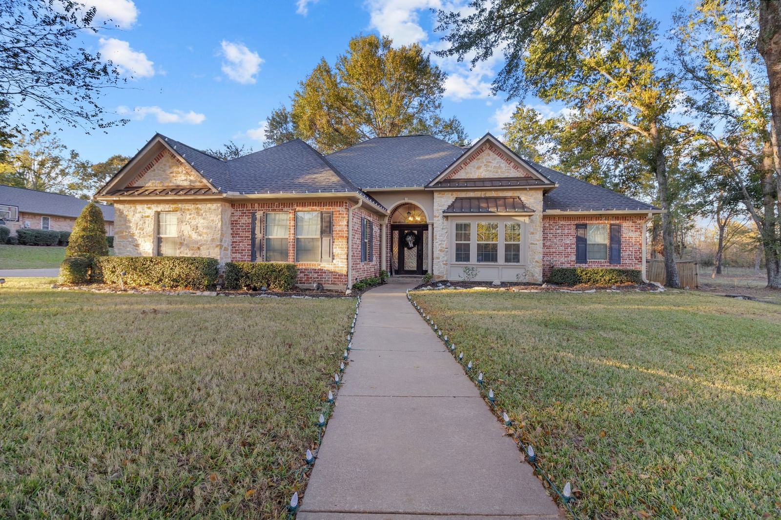 Real estate property located at 215 Richland, Anderson, Woodgate Sec II, Palestine, TX, US