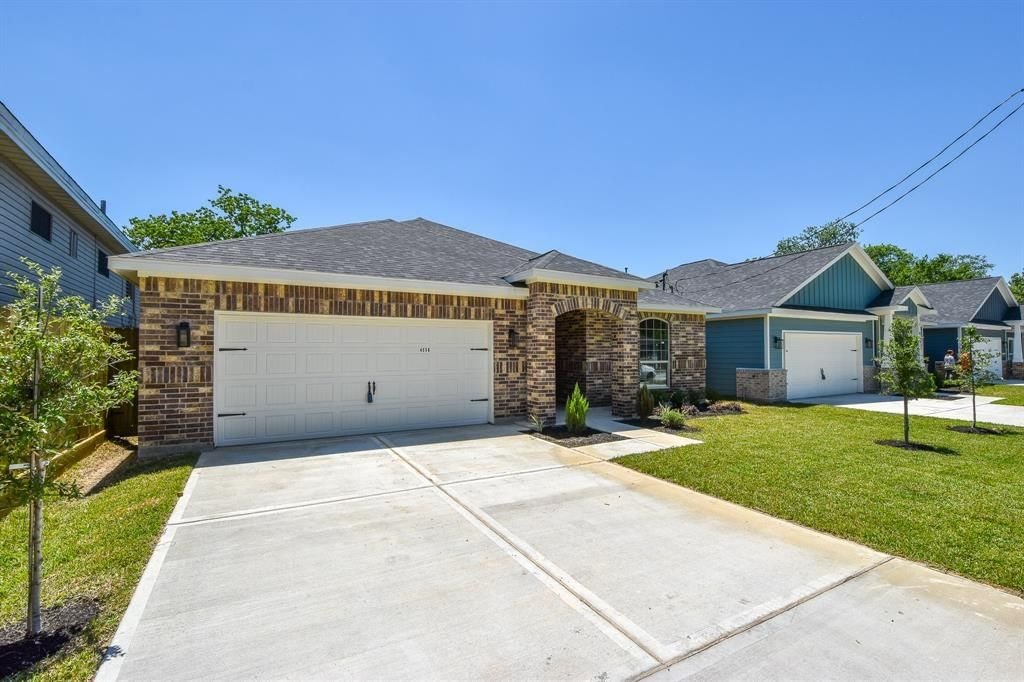 Real estate property located at 4556 Redbud, Harris, East Sunnyside Court, Houston, TX, US