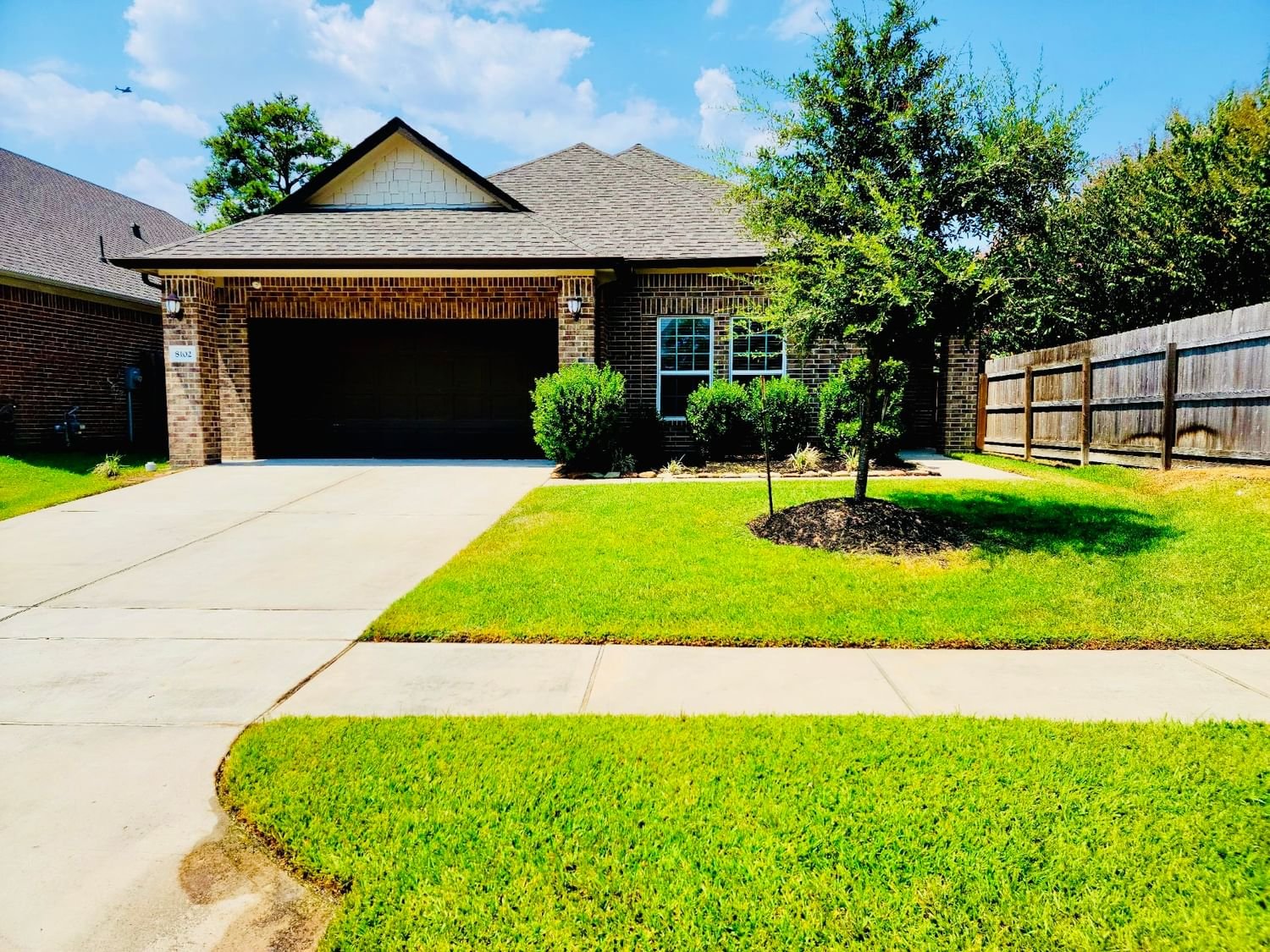 Real estate property located at 8102 Sutton Crest, Harris, Tomball, TX, US