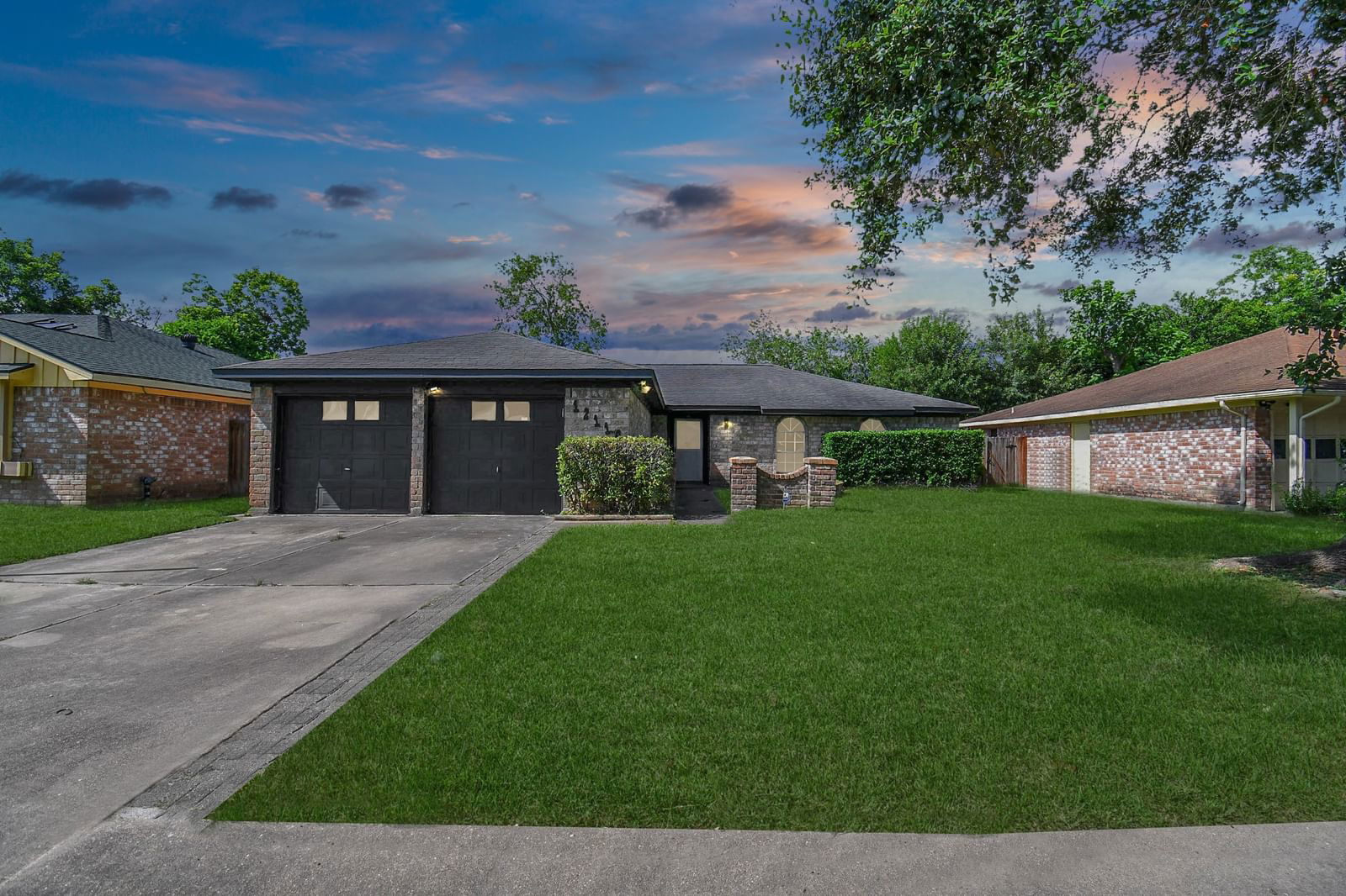 Real estate property located at 12110 Fairpoint Drive, Harris, Huntington Village, Houston, TX, US