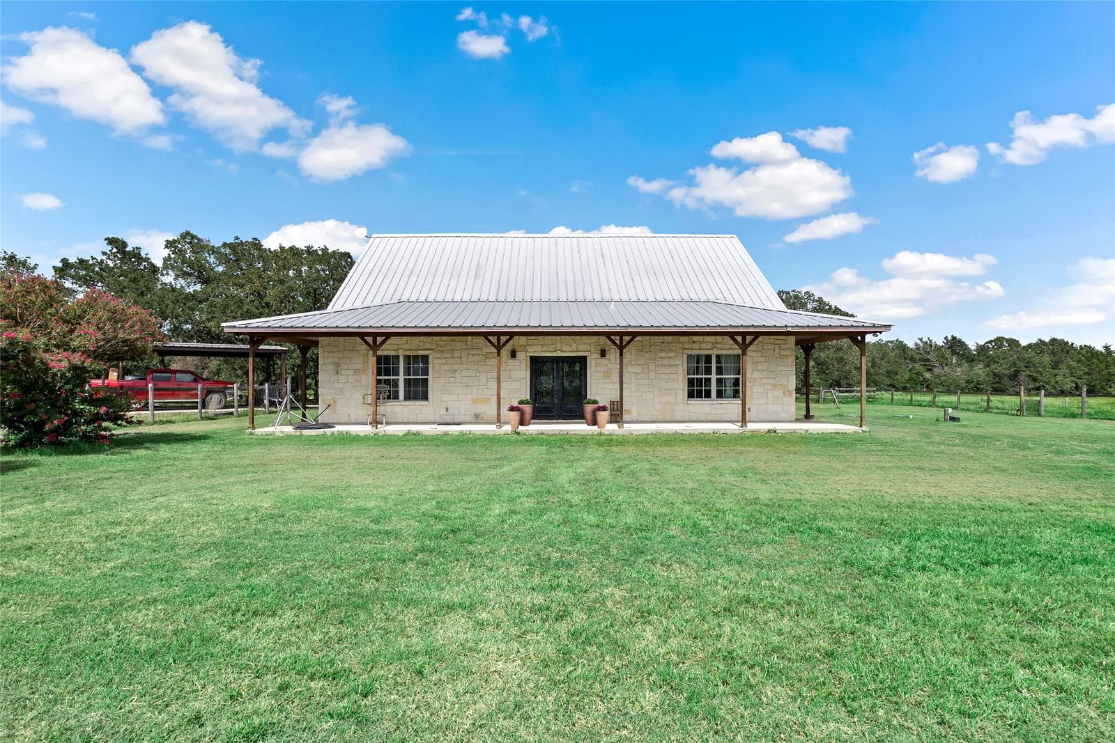 Real estate property located at 13700 Fawn Oaks, Grimes, Fawn Oaks, Iola, TX, US