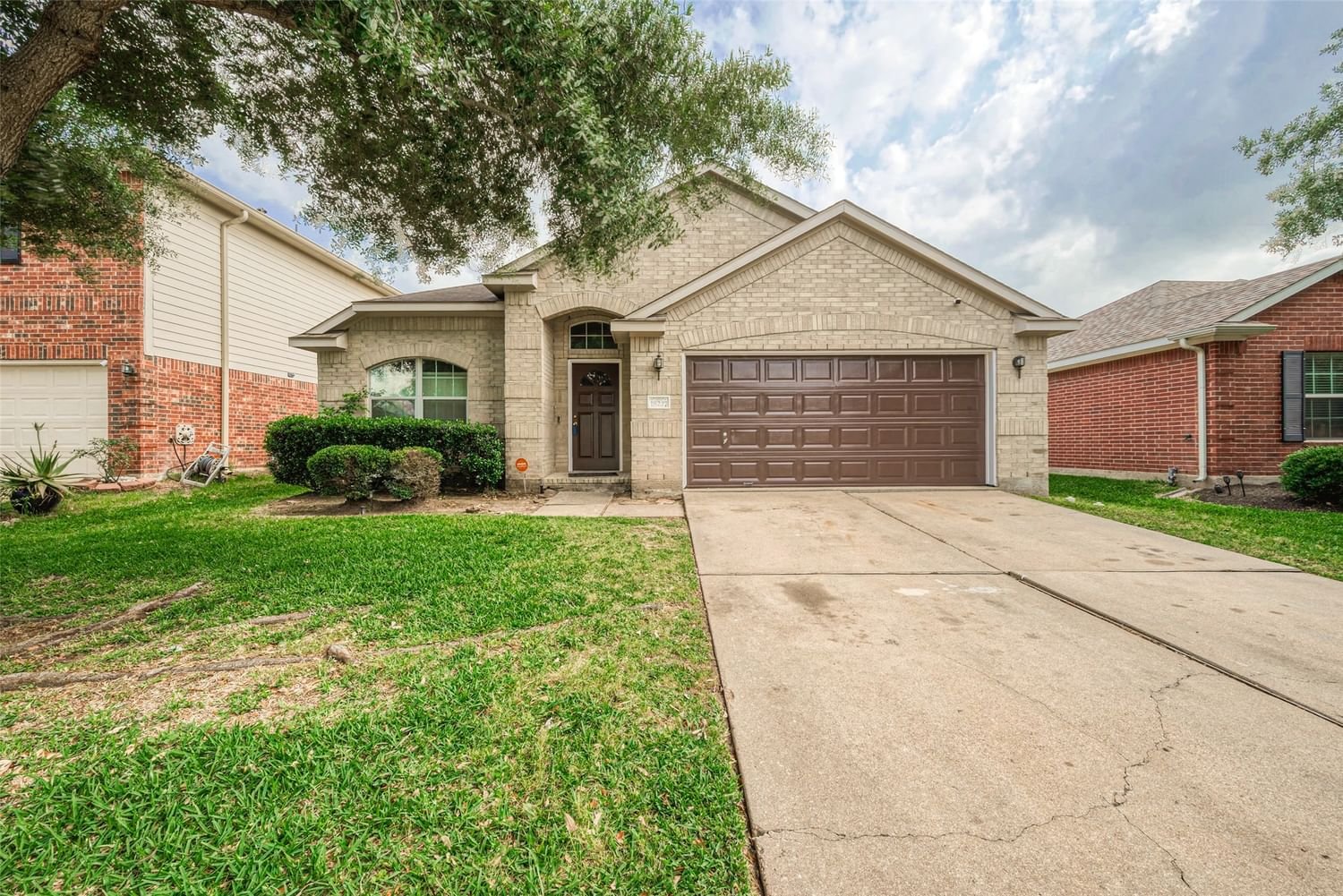 Real estate property located at 18227 Brightwood Park Ln, Fort Bend, Twin Oaks Village Sec 6, Richmond, TX, US