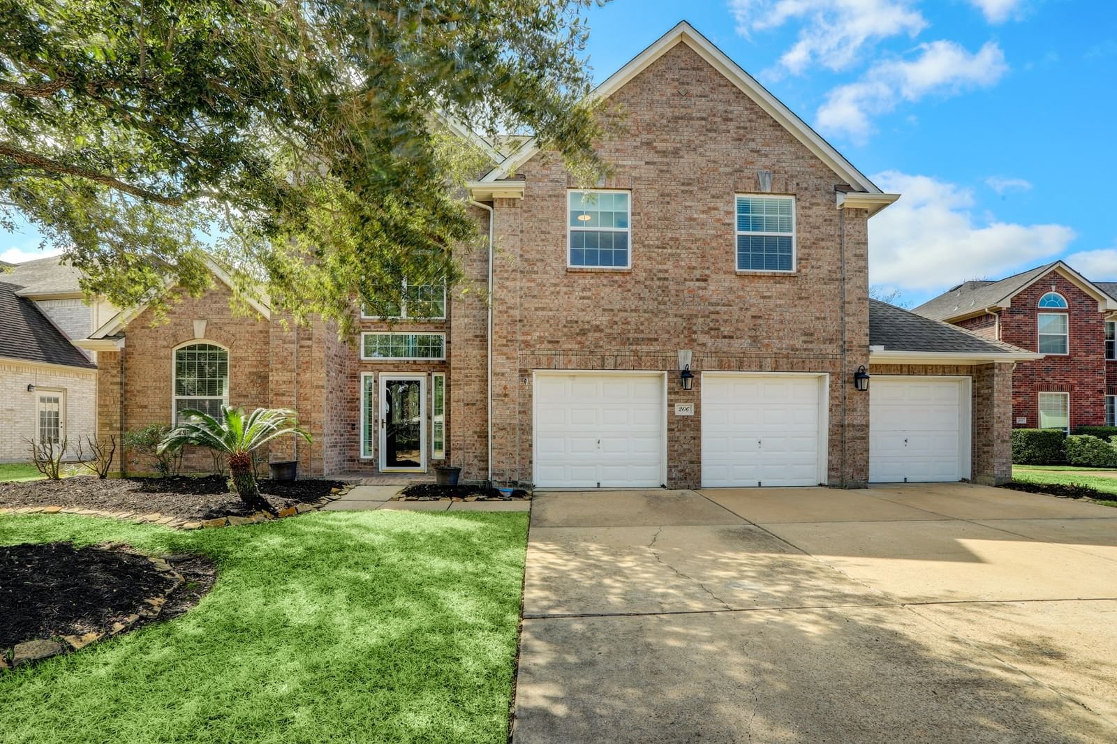Real estate property located at 206 Walnut Cove, Brazoria, The Lakes At Countryplace Sec, Pearland, TX, US