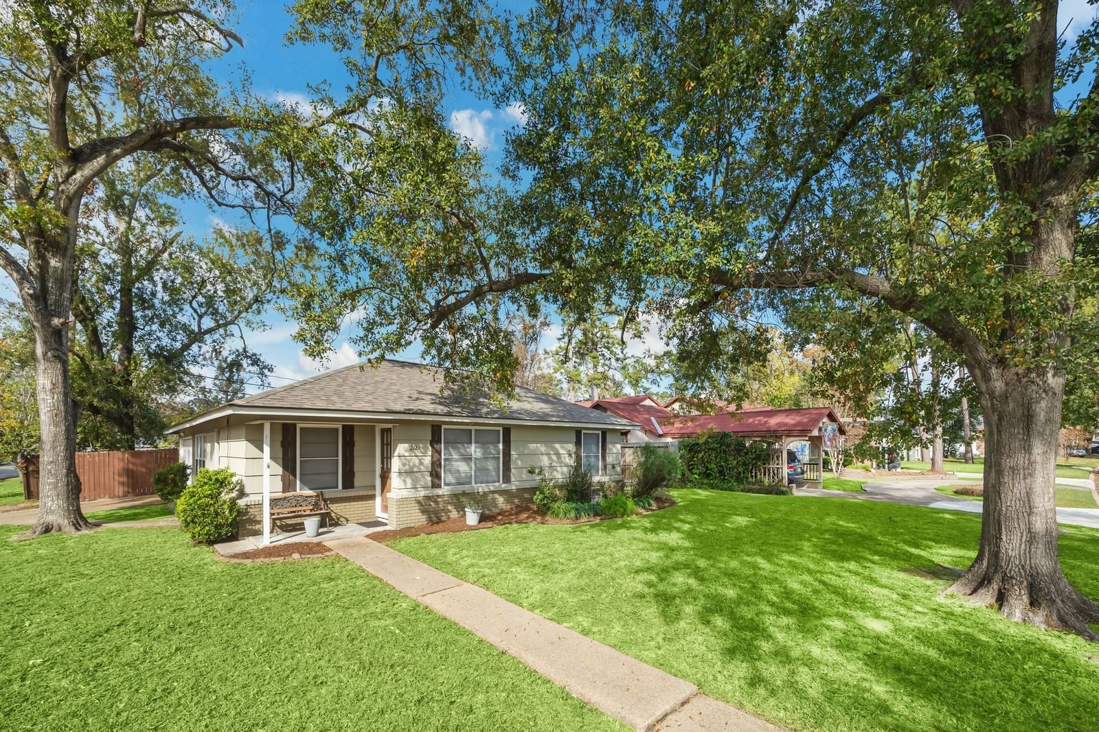 Real estate property located at 2122 Althea Drive, Harris, Oak Forest Sec 13, Houston, TX, US