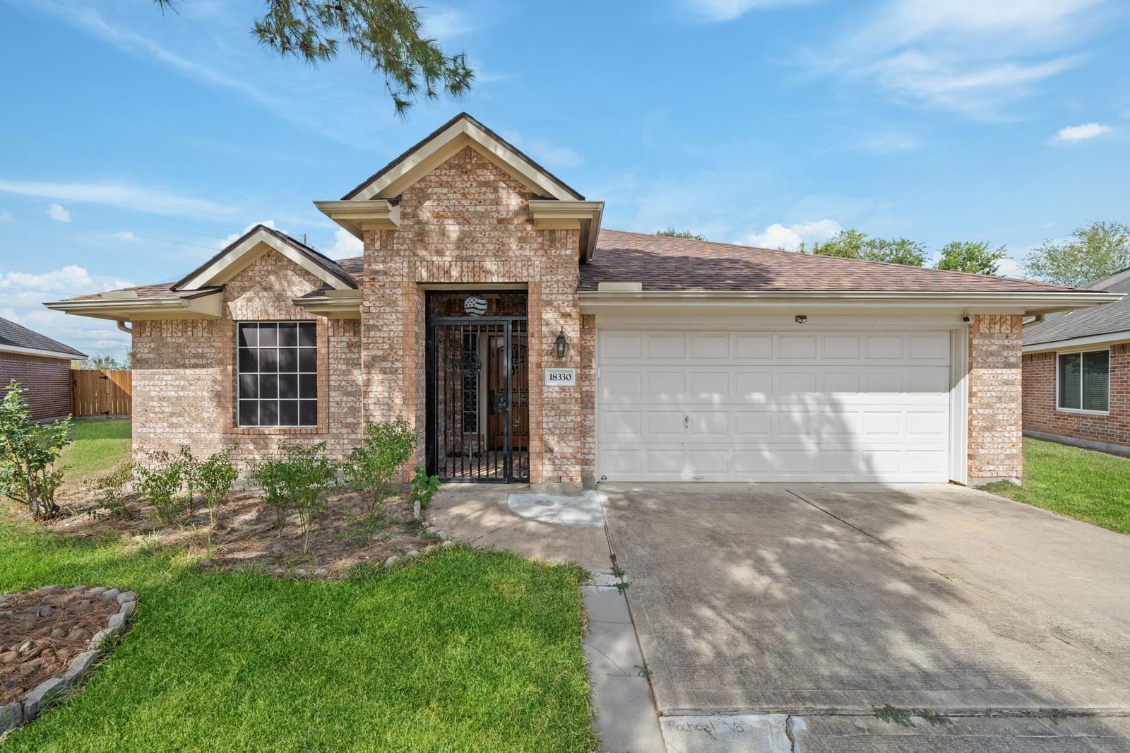 Real estate property located at 18330 Manorcliff, Harris, Cypress Falls Sec 03, Katy, TX, US