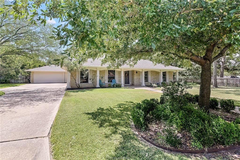 Real estate property located at 1014 Guadalupe, Brazos, Southwood, College Station, TX, US