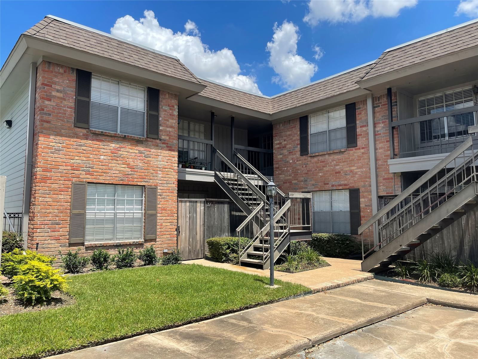 Real estate property located at 1223 Augusta #33, Harris, Tangle Oaks Condo, Houston, TX, US