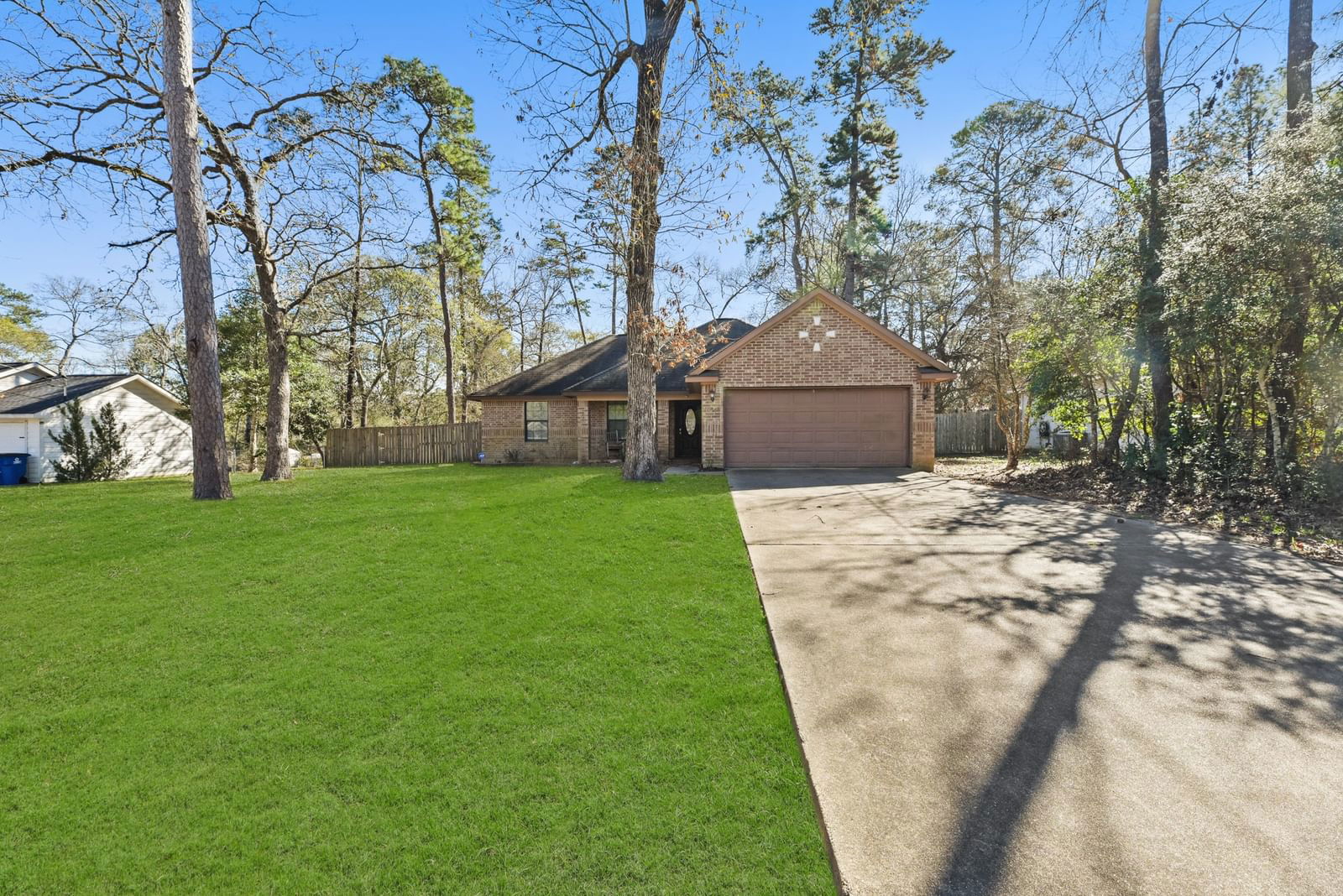 Real estate property located at 10668 Royal Magnolia, Montgomery, Royal Forest 02, Conroe, TX, US