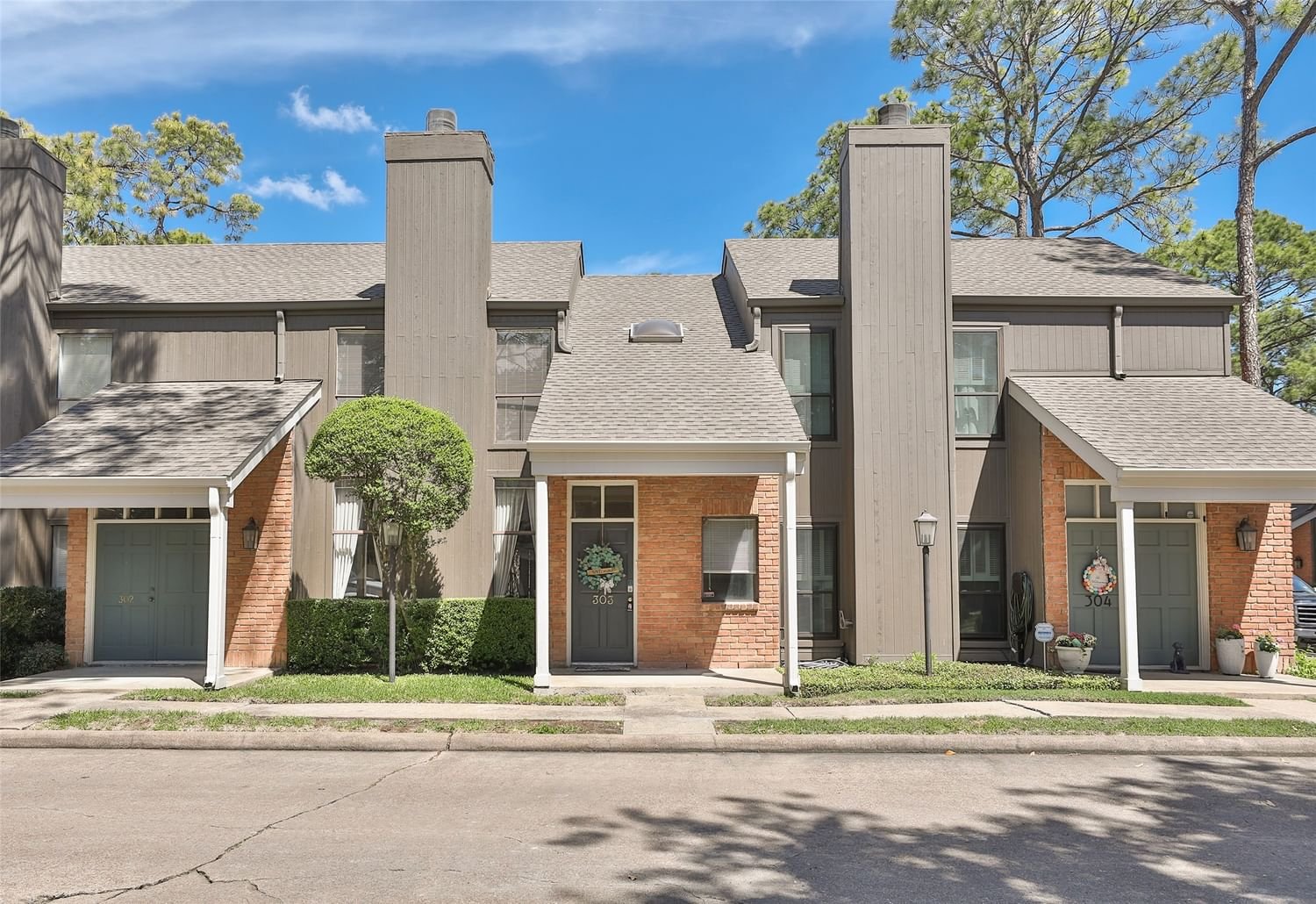 Real estate property located at 701 Bering #303, Harris, Woodway Pines T/H Condo, Houston, TX, US