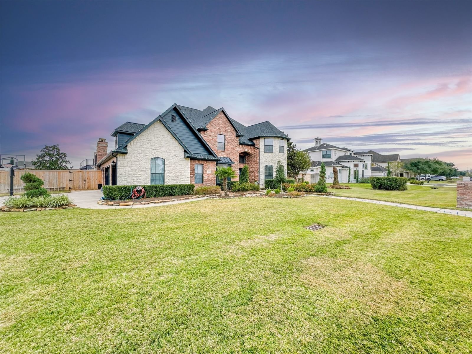 Real estate property located at 2228 Lakeway, Galveston, The Lakes At San Joaquin Sec 1, Friendswood, TX, US