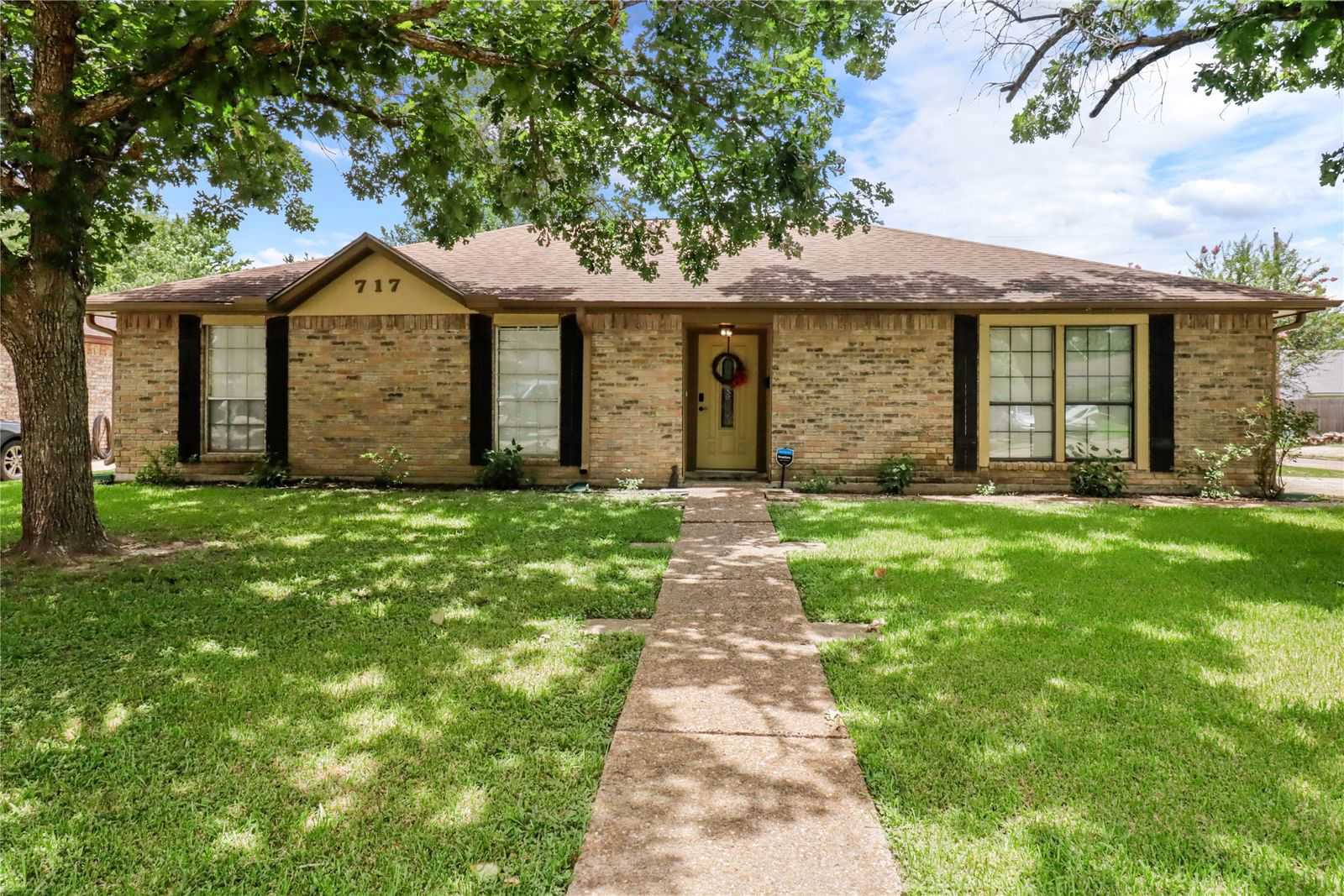 Real estate property located at 717 Plantation, Brazoria, Plantation North Angleton, Angleton, TX, US