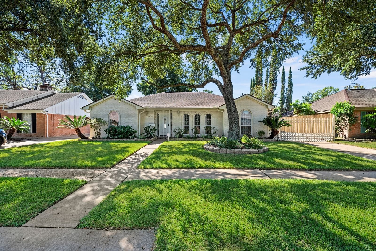 Real estate property located at 9043 Sandstone, Harris, Sharpstown Country Club Terrac, Houston, TX, US