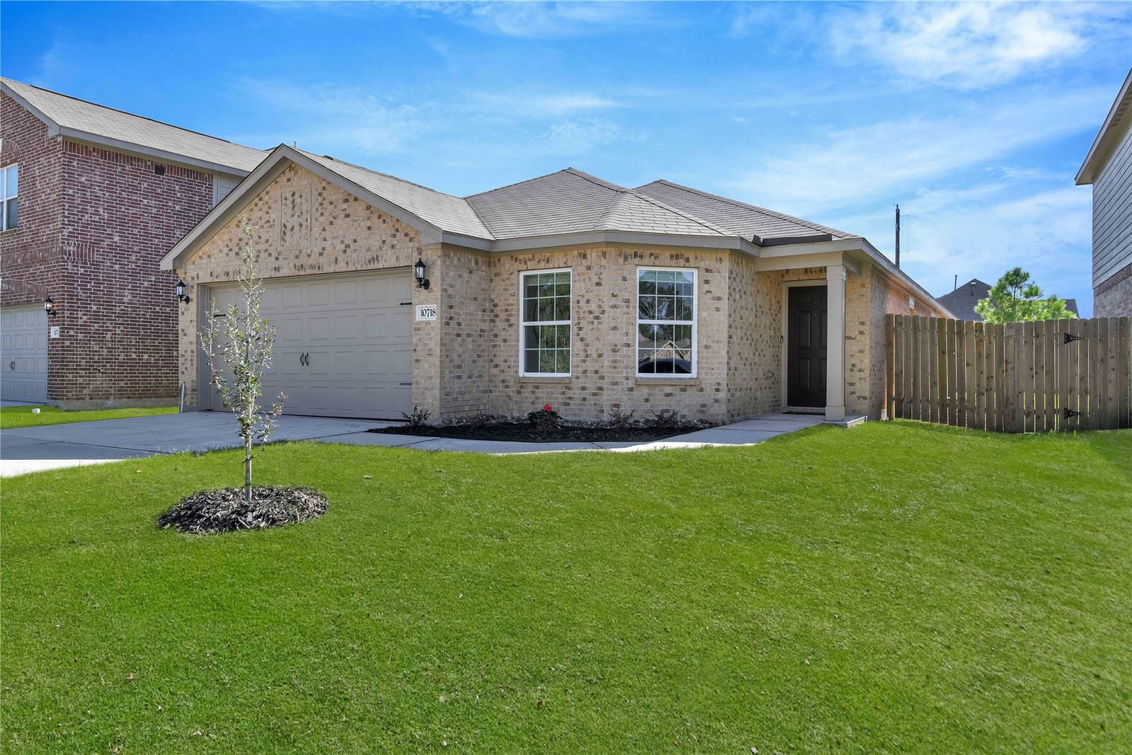 Real estate property located at 10718 Hillside Creek, Harris, Balmoral Park Lakes East, Humble, TX, US