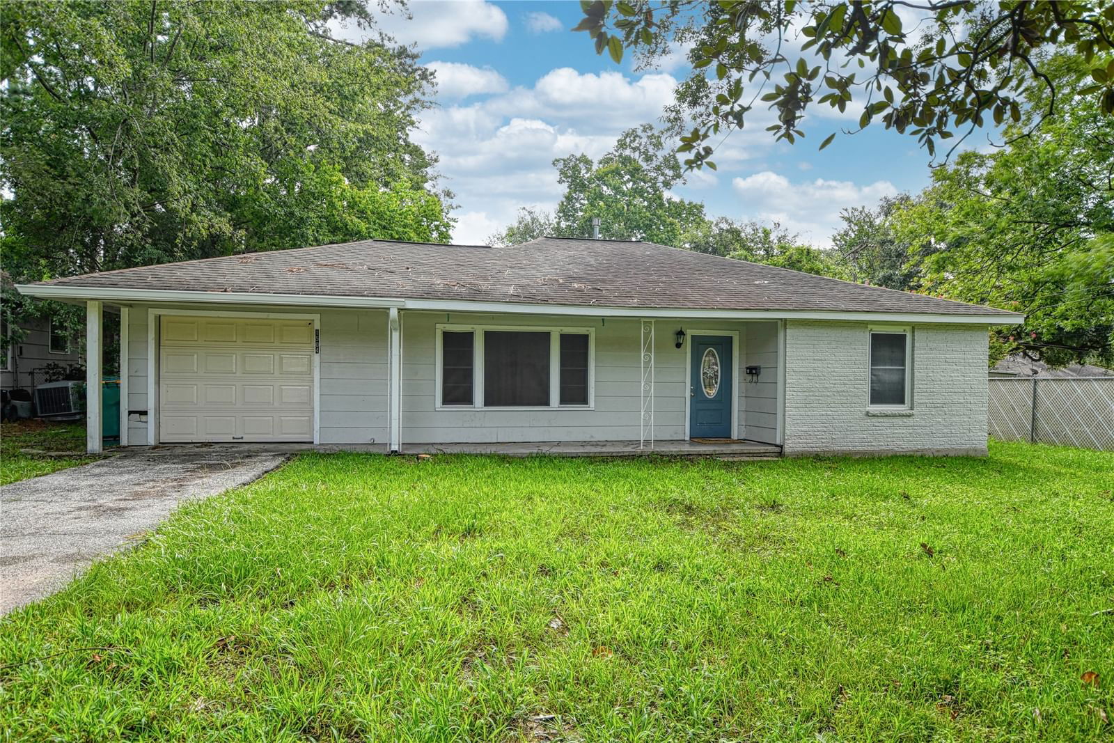 Real estate property located at 1504 Roberson, Montgomery, Hickory Hill, Conroe, TX, US