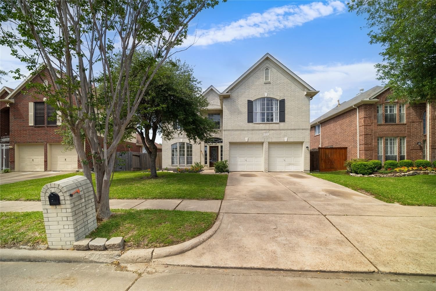 Real estate property located at 12514 Meadowglen, Fort Bend, Meadowglen Sec 3, Meadows Place, TX, US