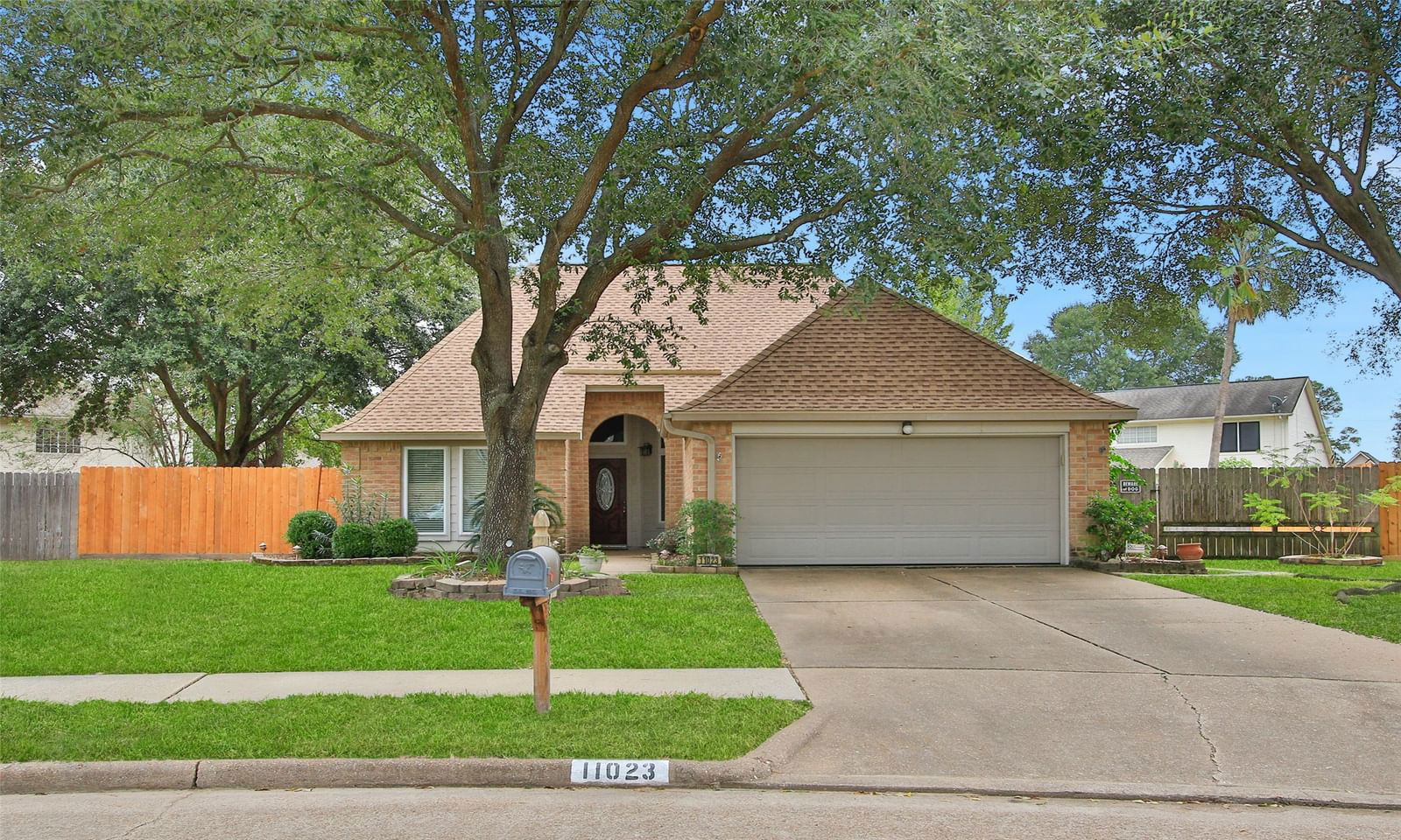 Real estate property located at 11023 Winspring, Harris, Lakewood Village Sec 01, Tomball, TX, US