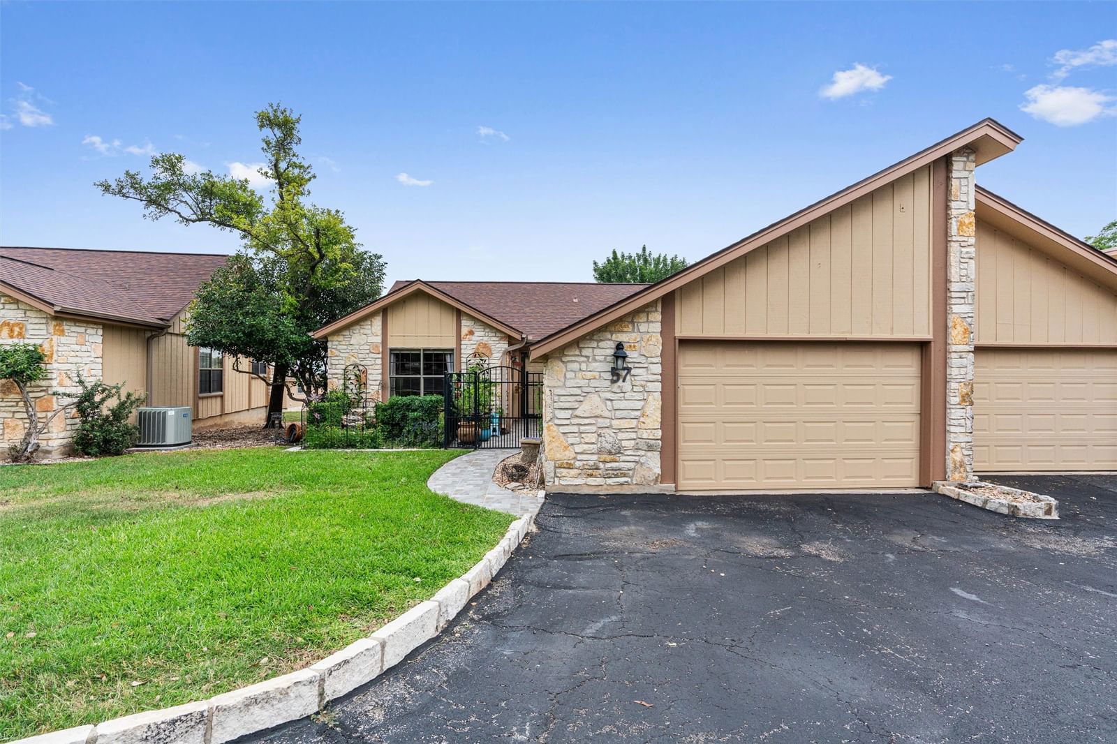 Real estate property located at 57 Oaks, Travis, Oaks At Highland Lake Estates, Lago Vista, TX, US
