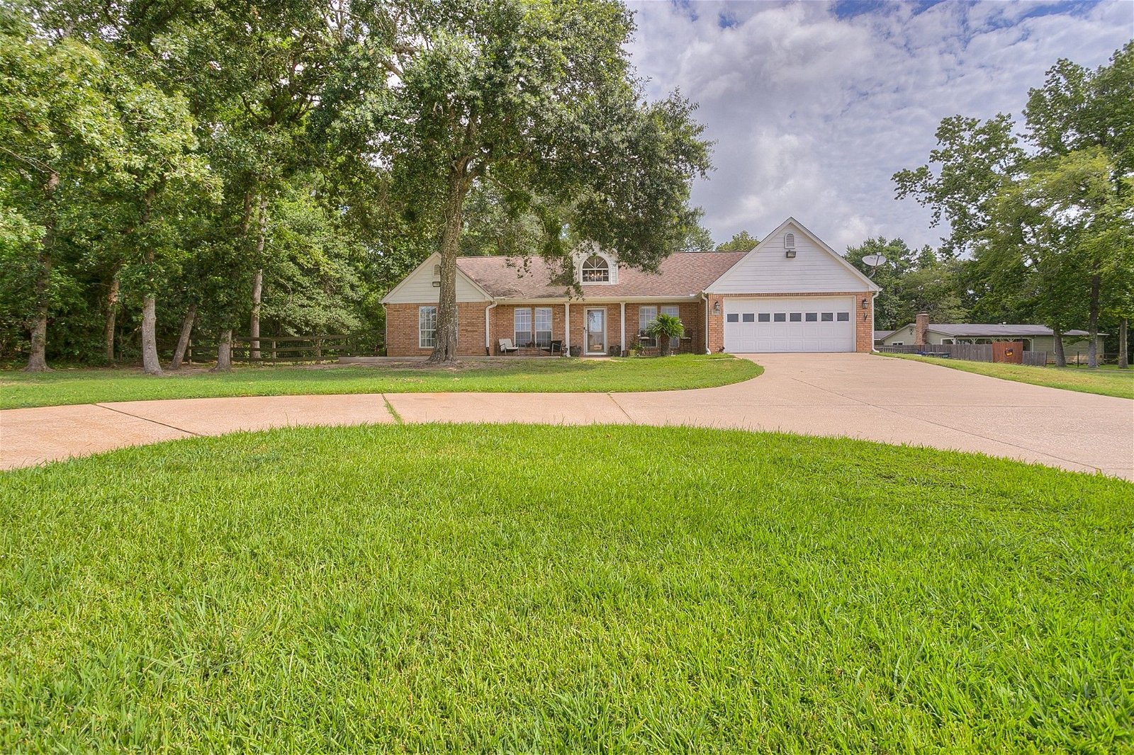 Real estate property located at 1113 Southwood, Walker, Huntsville, TX, US