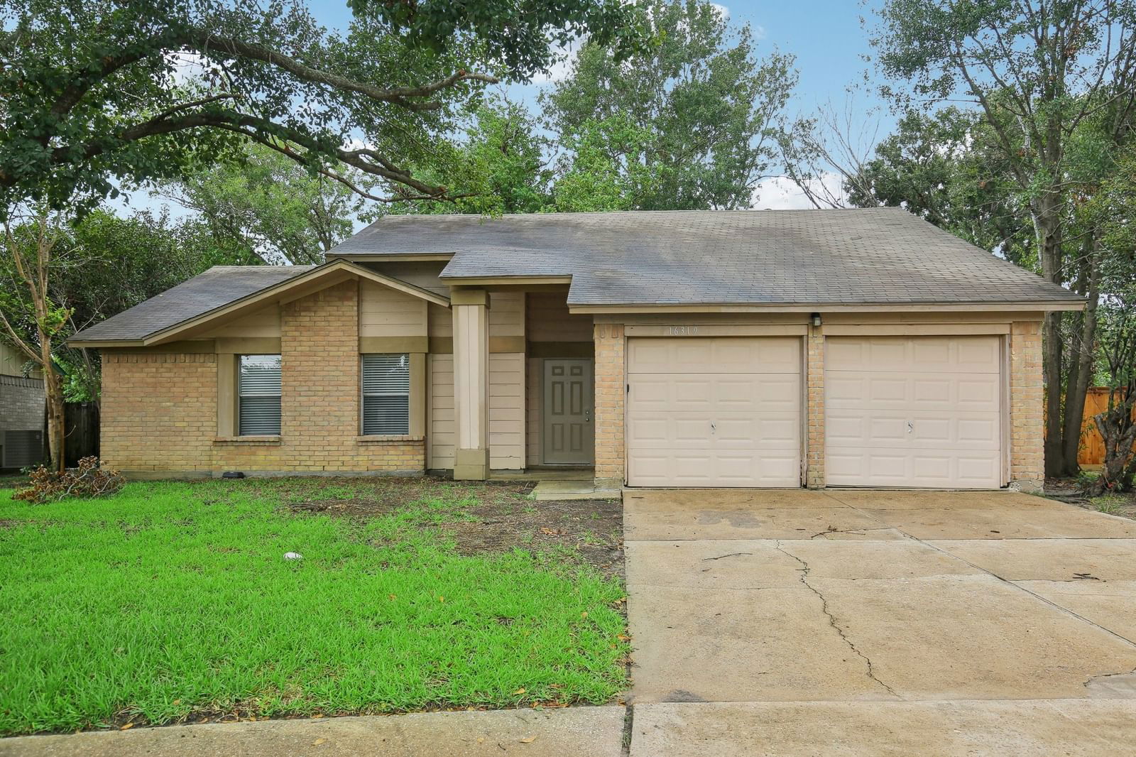 Real estate property located at 16319 Trail, Harris, North View Sec 01, Houston, TX, US