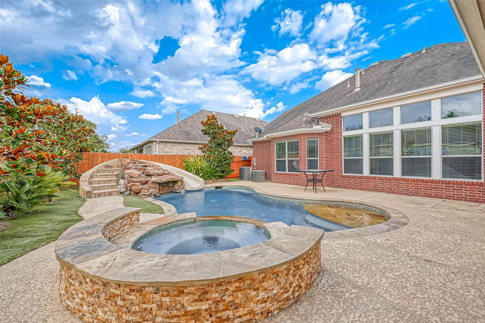 Real estate property located at 20018 Sagebrush, Fort Bend, Waterview Estates Sec 8, Richmond, TX, US