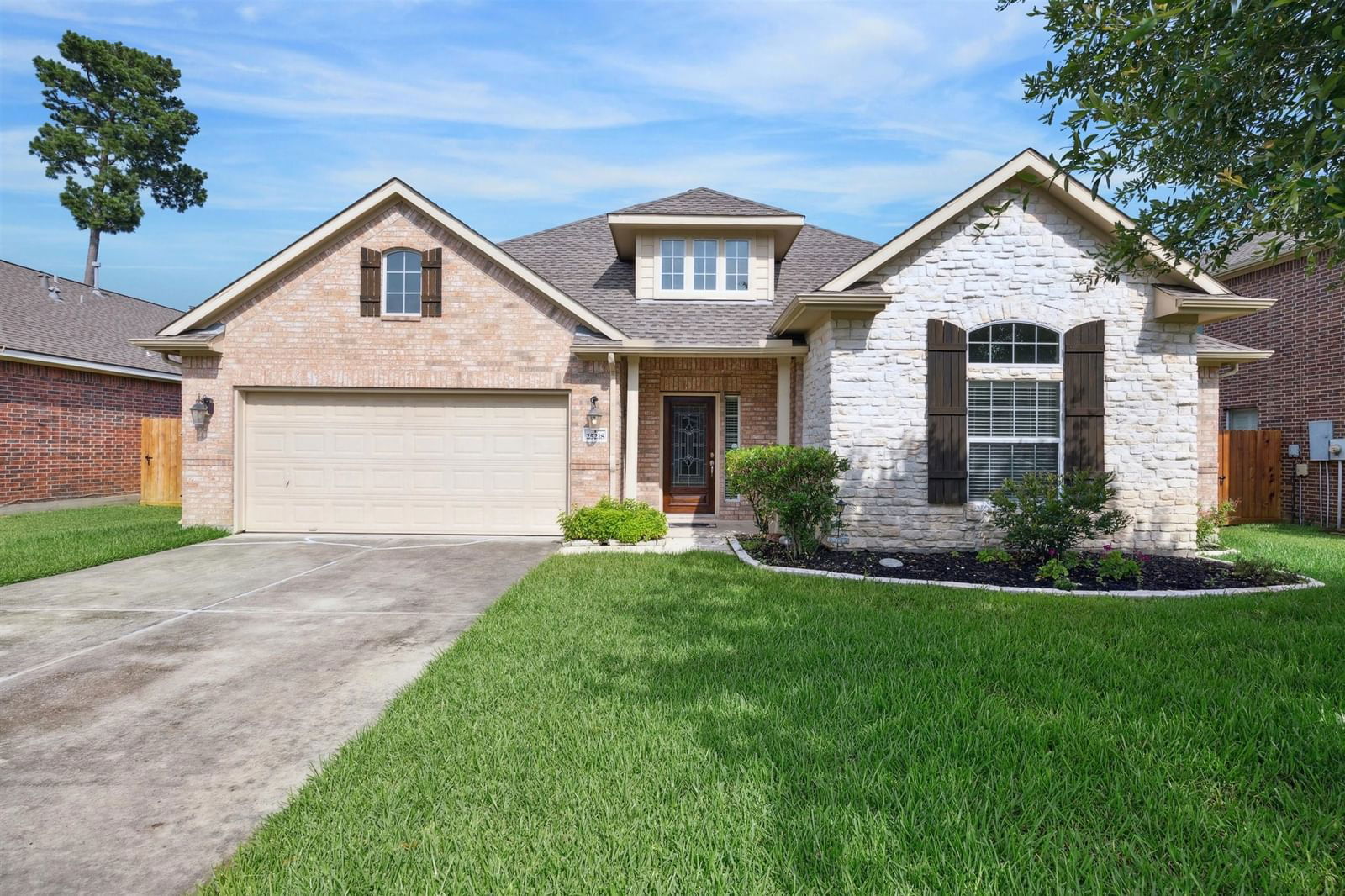 Real estate property located at 25218 Oak Villa, Harris, Oakmont Village, Spring, TX, US