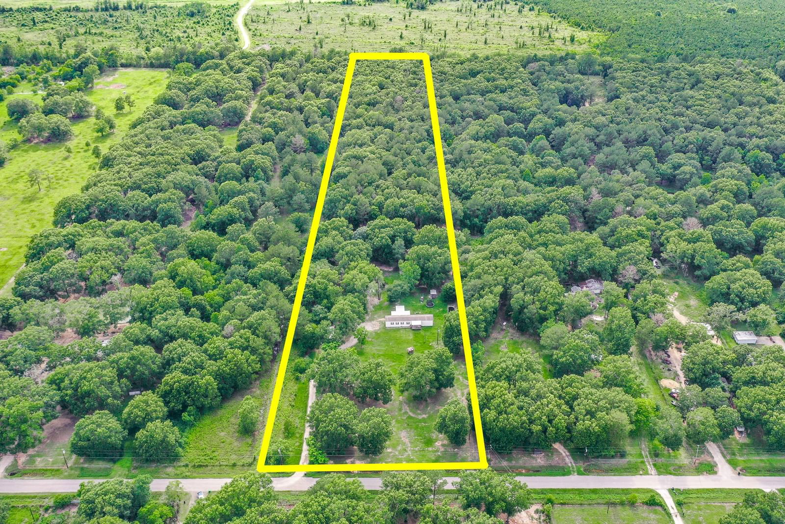 Real estate property located at 241 County Road 6881, Liberty, Meadowood Sub, Dayton, TX, US