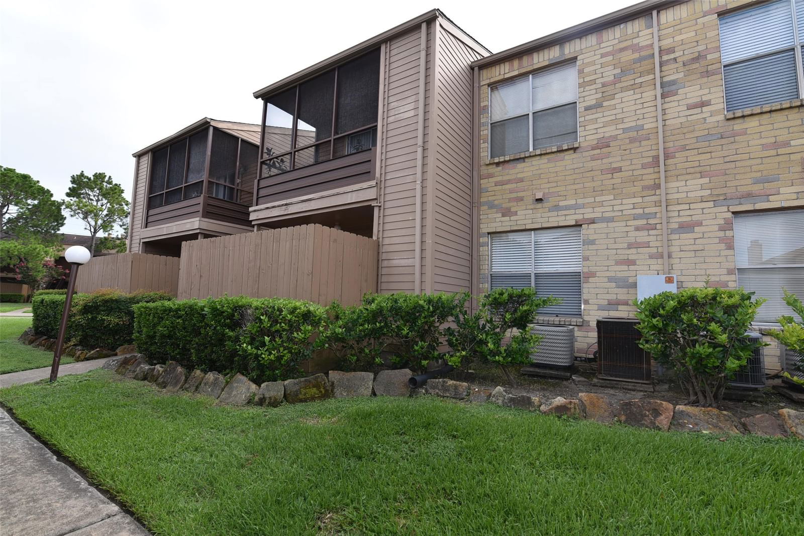 Real estate property located at 10555 Turtlewood #1714, Harris, Terrace Condo Ph 03, Houston, TX, US