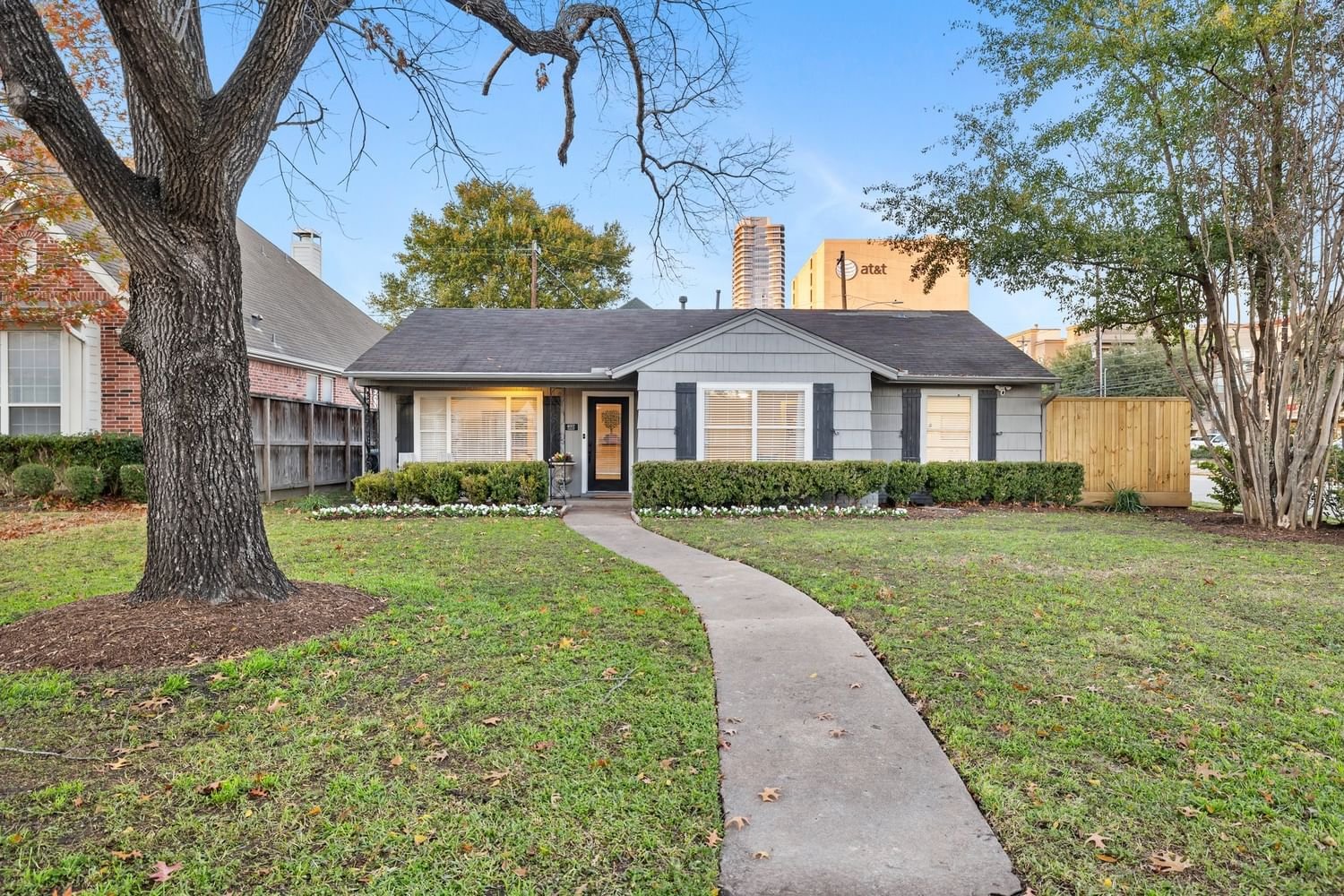 Real estate property located at 4002 Markham, Harris, Weslayan Plaza Sec 1, Houston, TX, US