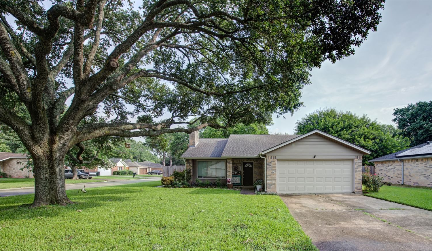 Real estate property located at 5726 Village Way, Harris, Village Way, Katy, TX, US