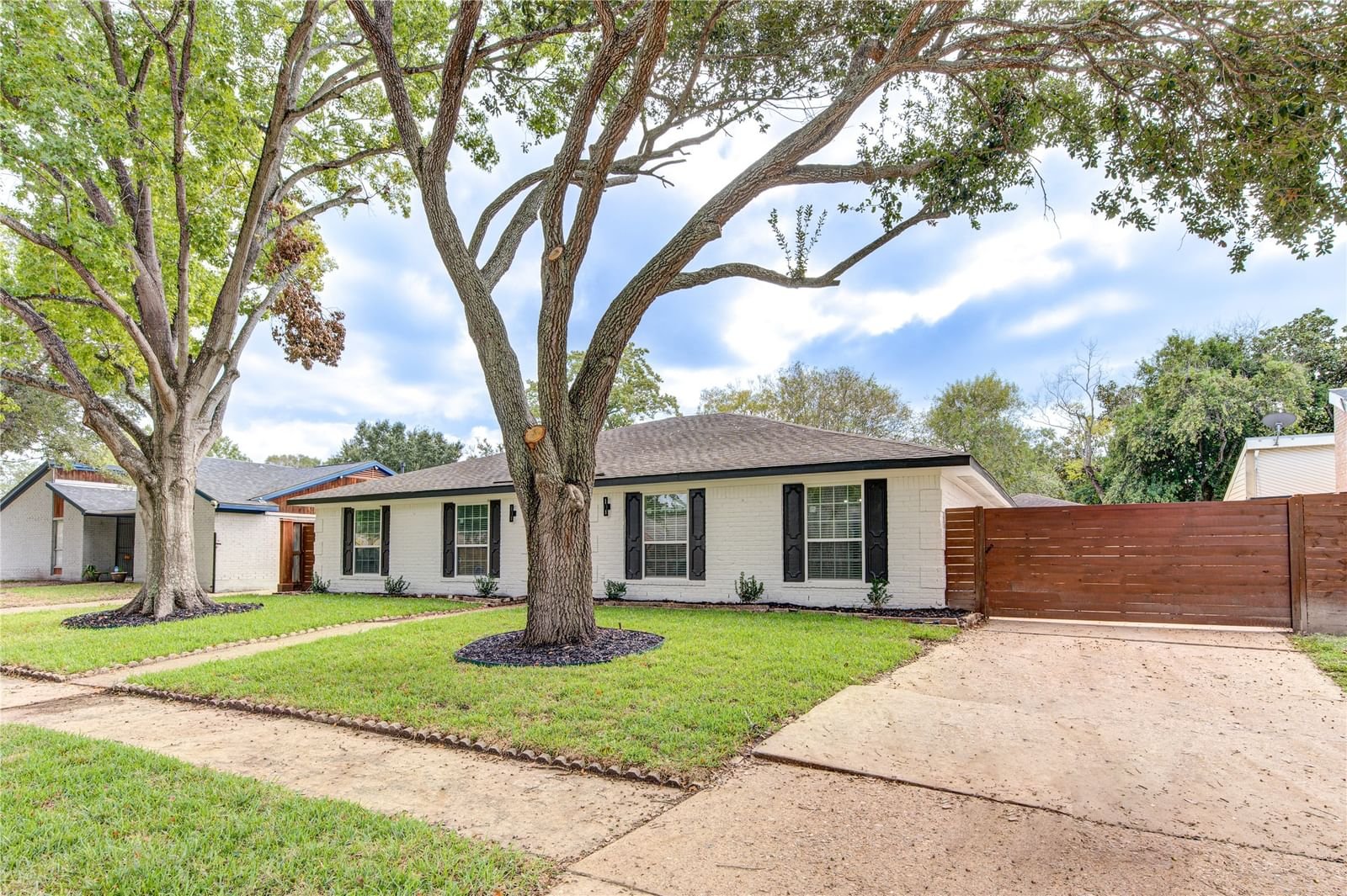 Real estate property located at 6223 Rollingbrook, Harris, Fondren Sw Northbrook 01 Rp Ext, Houston, TX, US