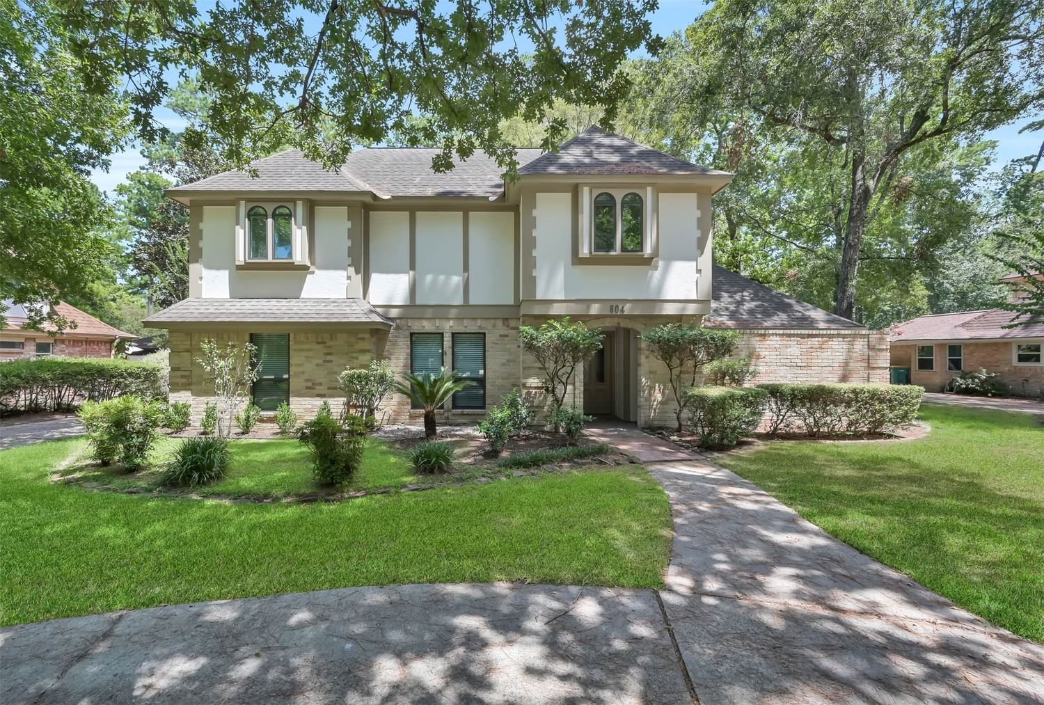 Real estate property located at 804 S Millbend Dr, Montgomery, The Woodlands, TX, US