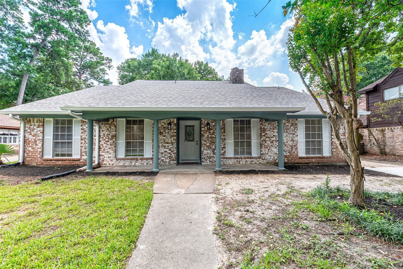 Real estate property located at 1942 Round Spring, Harris, Woodland Hills Village Sec 01, Kingwood, TX, US