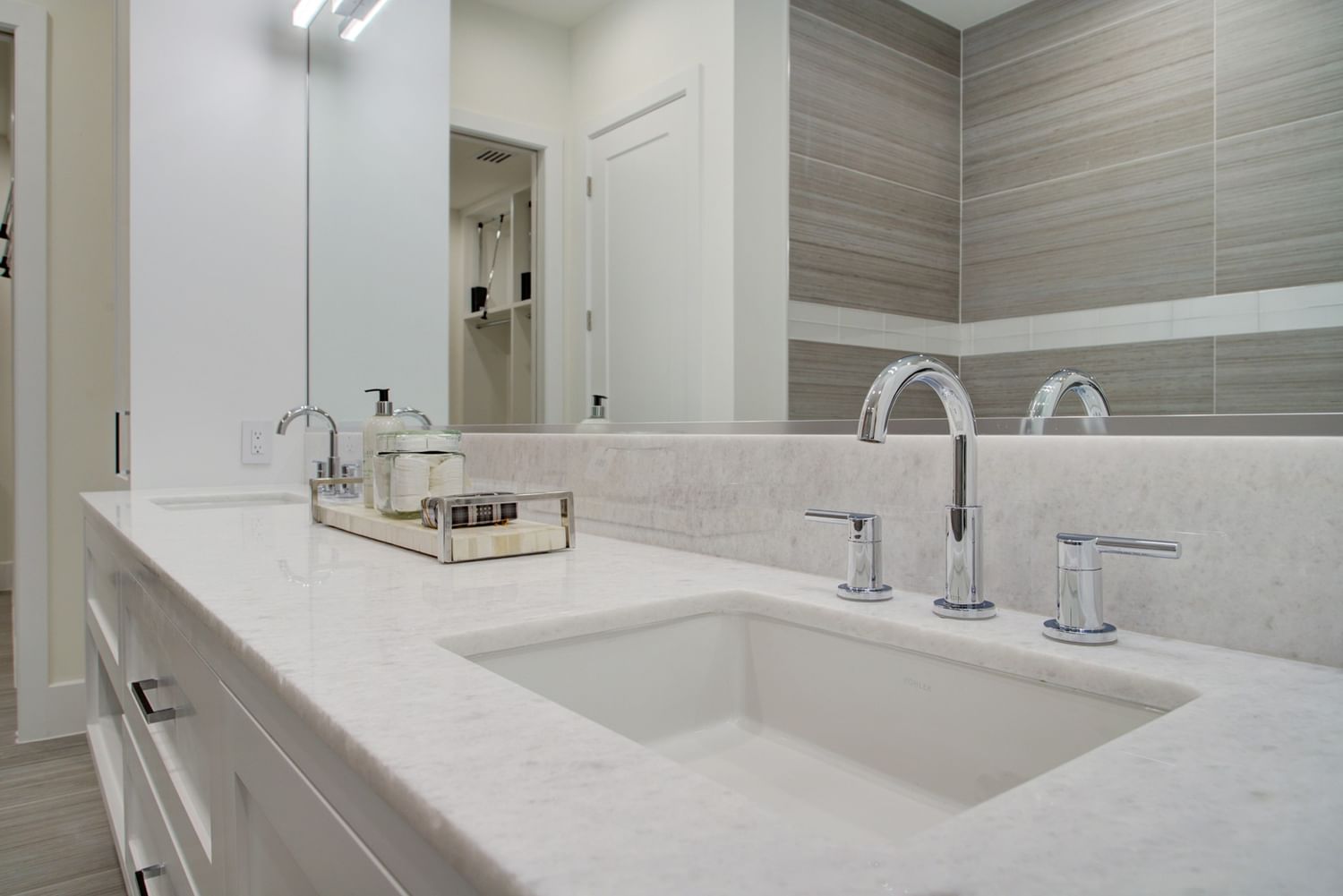 Real estate property located at 406 W Bell, Harris, Houston, TX, US