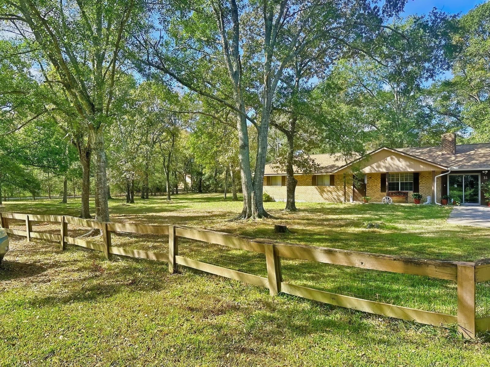 Real estate property located at 31 Mann, Walker, Lakewood Acres, Huntsville, TX, US