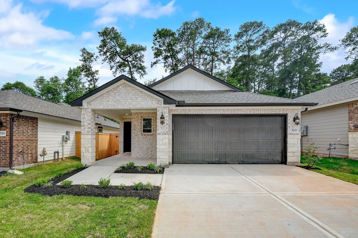 Real estate property located at 1725 SUCCOTASH OAK, Montgomery, Montgomery Oaks, Conroe, TX, US