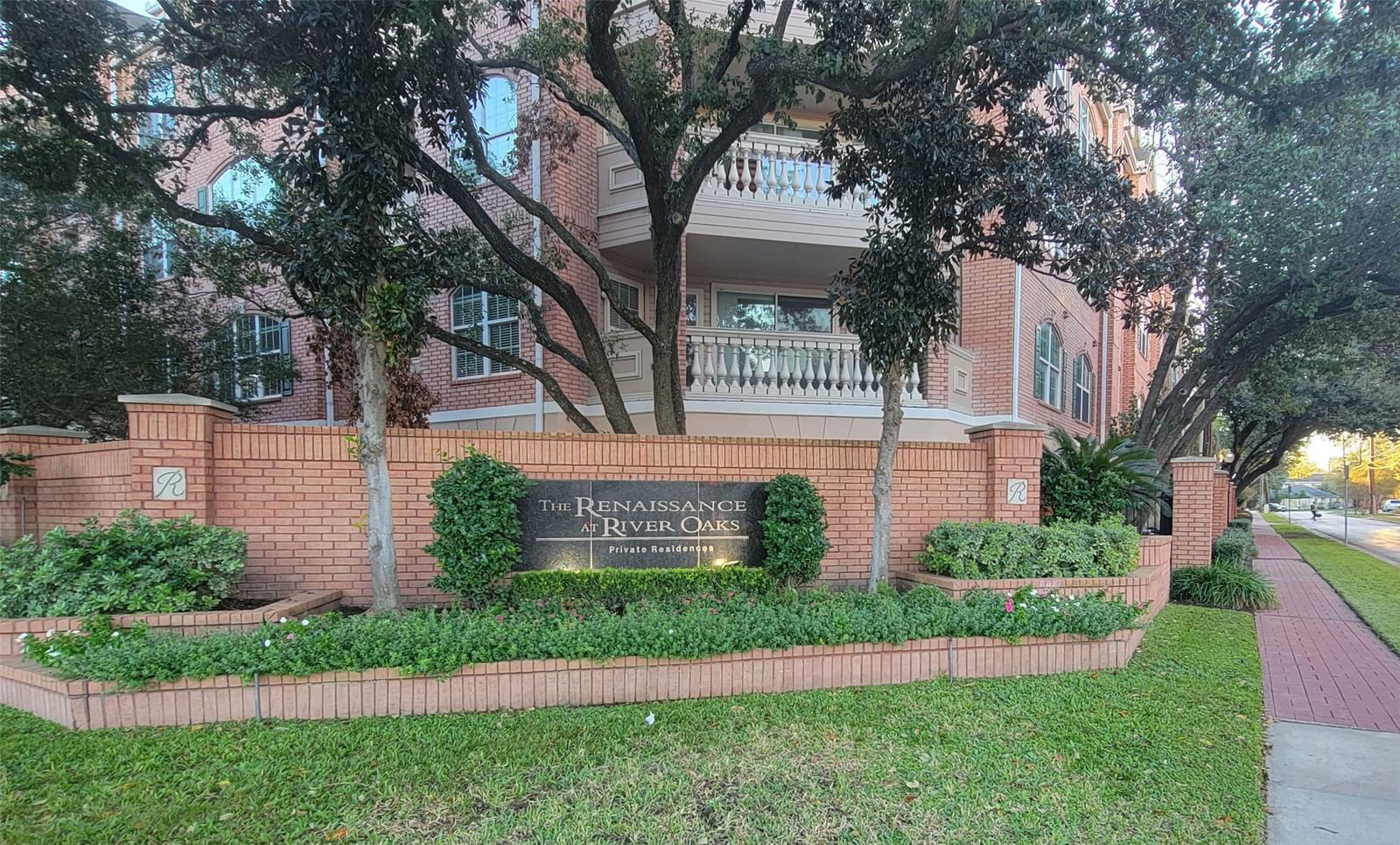 Real estate property located at 2111 Welch B308, Harris, Renaissance At River Oaks, Houston, TX, US