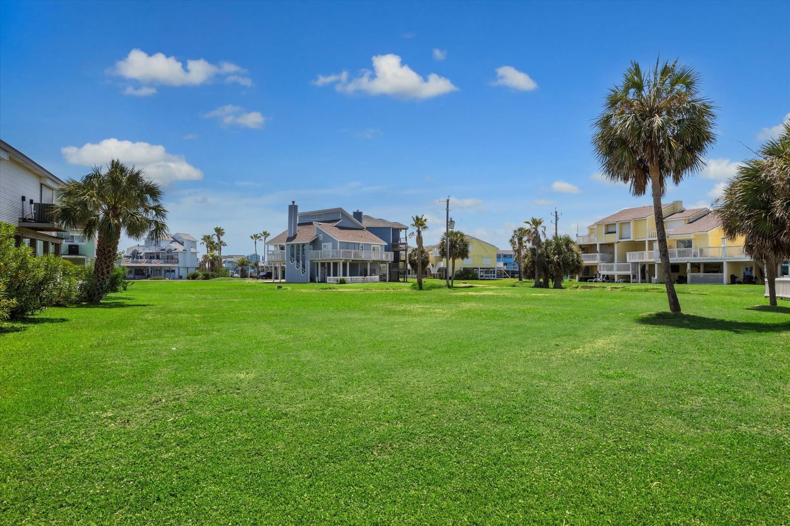 Real estate property located at 4105 Ghost Crab, Galveston, Pirates Beach, Galveston, TX, US