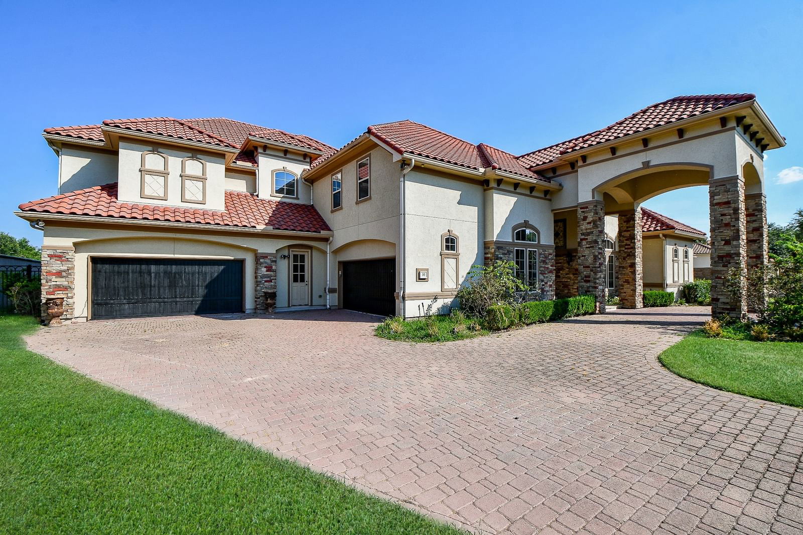 Real estate property located at 32 Miramar Heights Circle, Fort Bend, Crescent View Estates At Riverstone, Sugar Land, TX, US