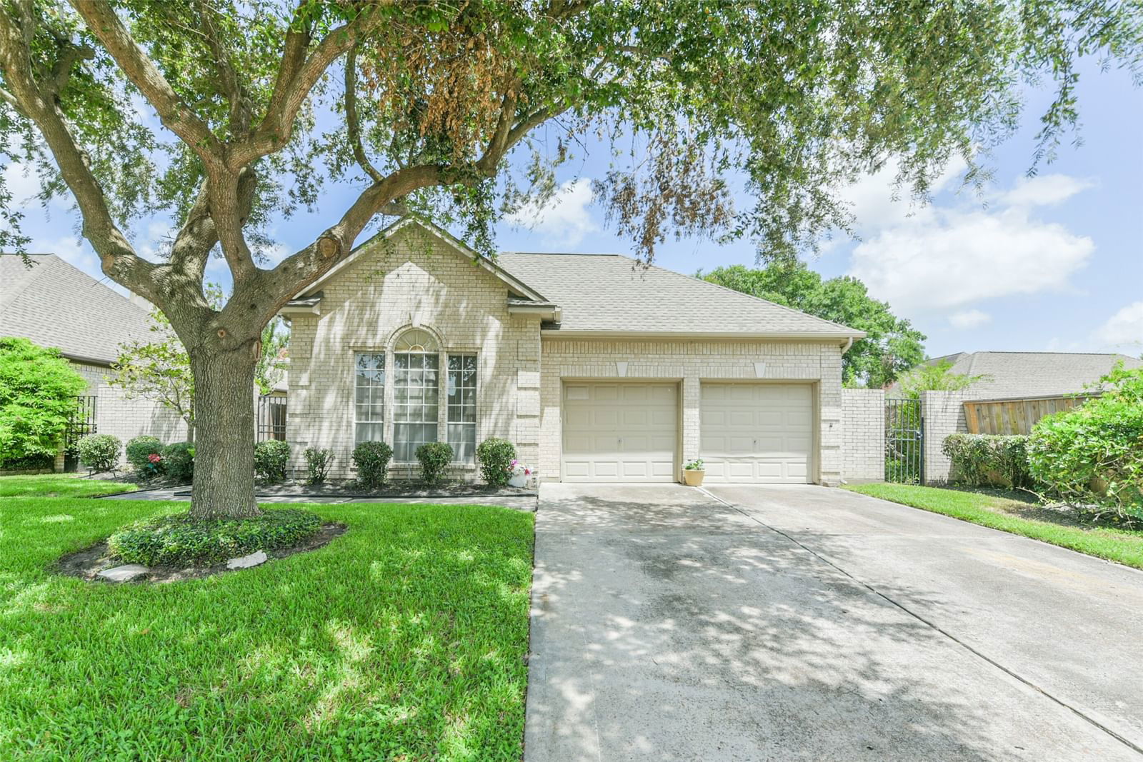 Real estate property located at 3611 Broadmoor, Harris, Vista Oaks Sec 03, Pasadena, TX, US