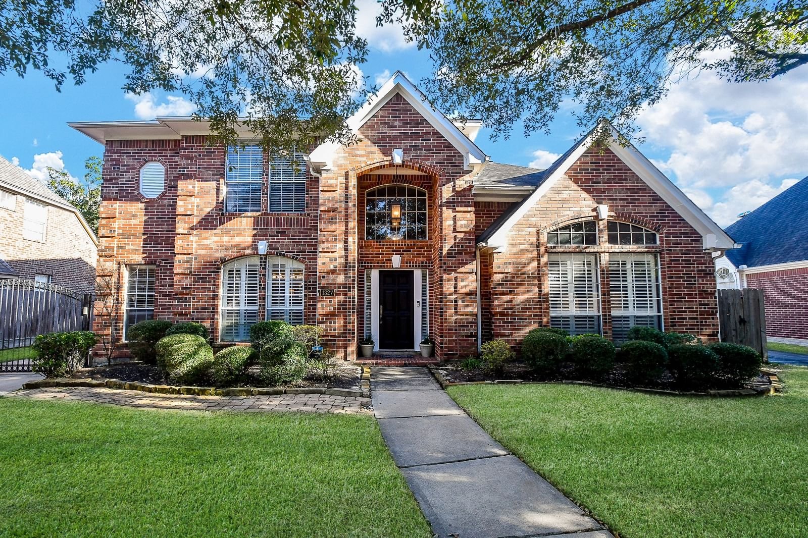 Real estate property located at 1327 Blackthorne, Harris, Green Trails Park, Houston, TX, US